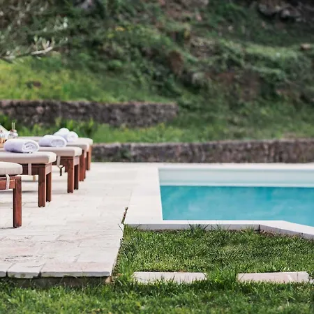 Quercus Villa, Achilleion Palace, Corfu ペラマ