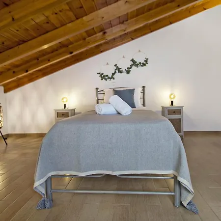 Quercus Villa, Achilleion Palace, Corfu فيلة بيراما