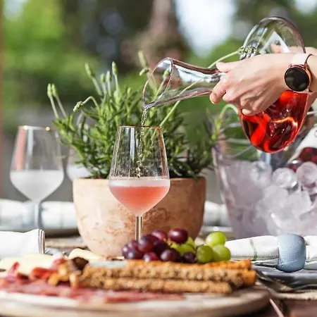 Quercus Villa, Achilleion Palace, Corfu * بيراما