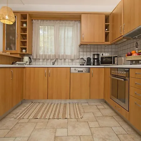 Quercus Villa, Achilleion Palace, Corfu * פראמה