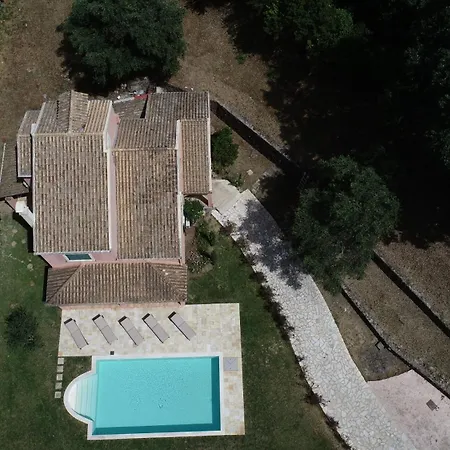 Quercus Villa, Achilleion Palace, Corfu Πέραμα